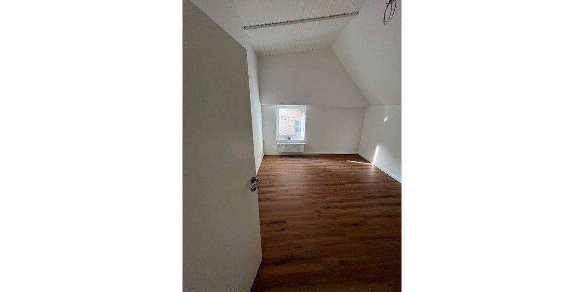 Etagenwohnung Regensburg / Reinhausen Reinhausen - 3 Zimmer, 85 m&sup2;, 1.600&euro; | Angebot:25686023