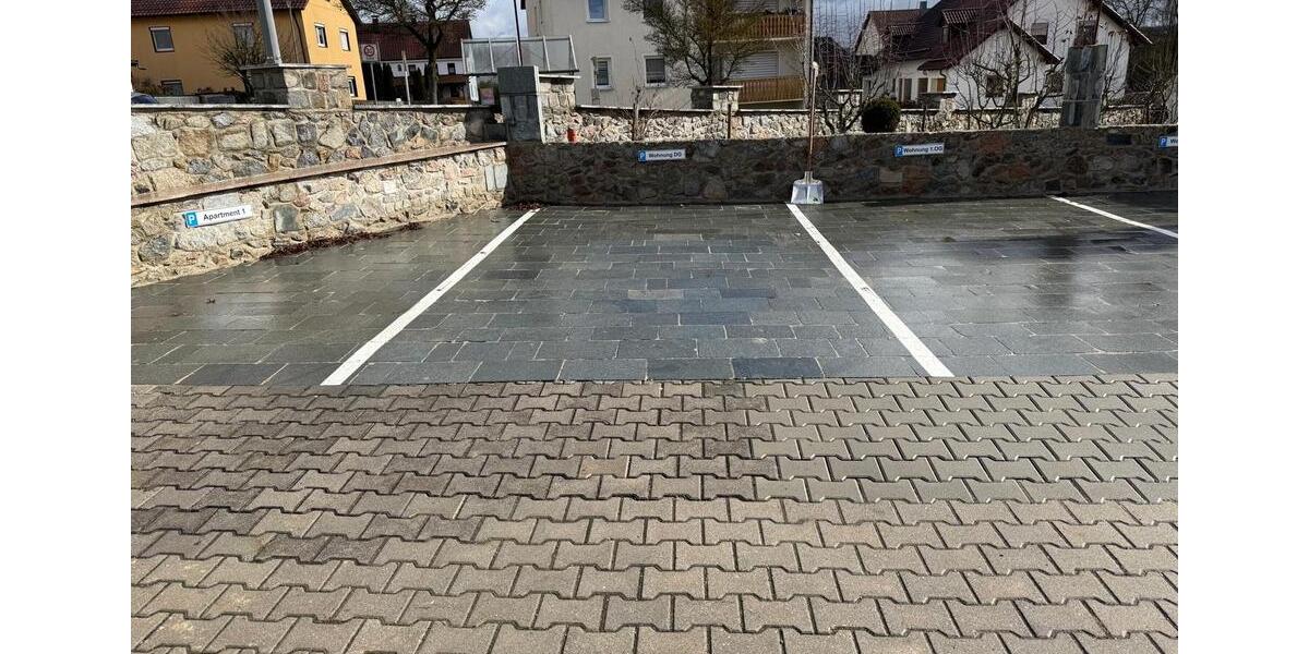 Dachgeschoßwohnung Wenzenbach - 3 Zimmer, 90 m&sup2;, 900&euro; | Angebot:25509692