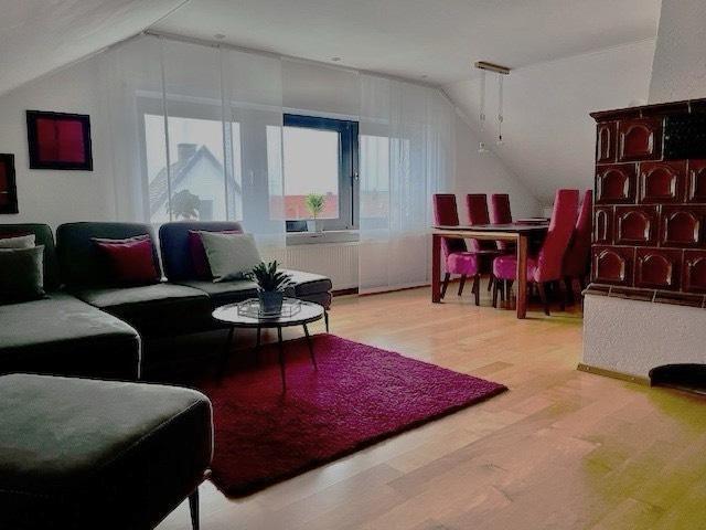 Mehrfamilienhaus, Wohnhaus Neutraubling - 9 Zimmer, 273 m&sup2;, 690.000&euro; | Angebot:26040333