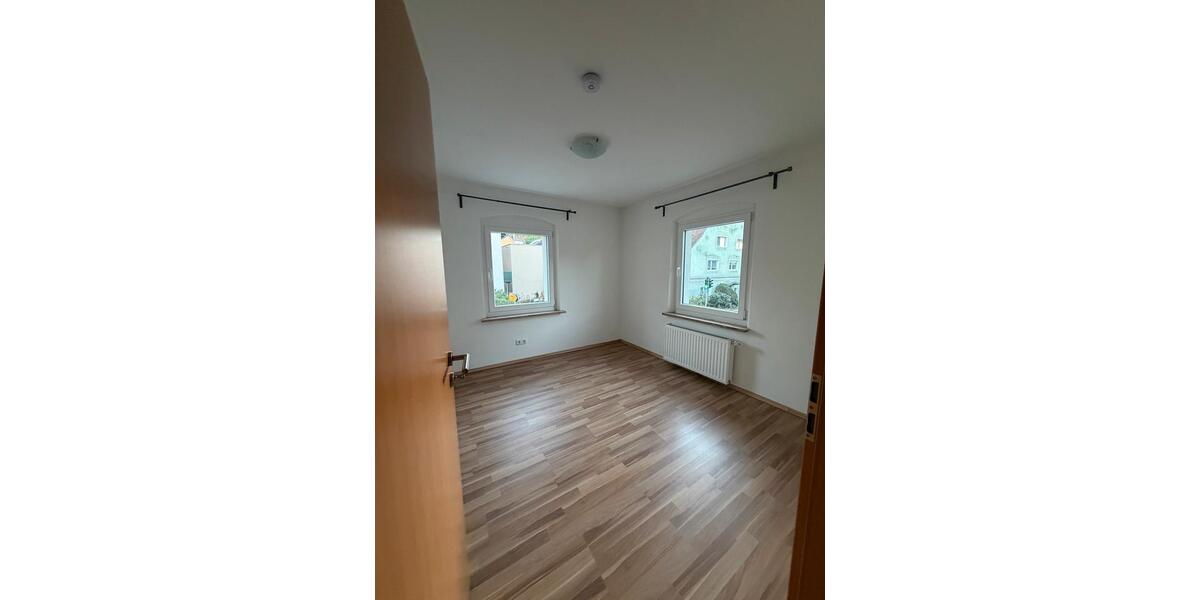 Etagenwohnung Beratzhausen - 5 Zimmer, 120 m&sup2;, 870&euro; | Angebot:27602225