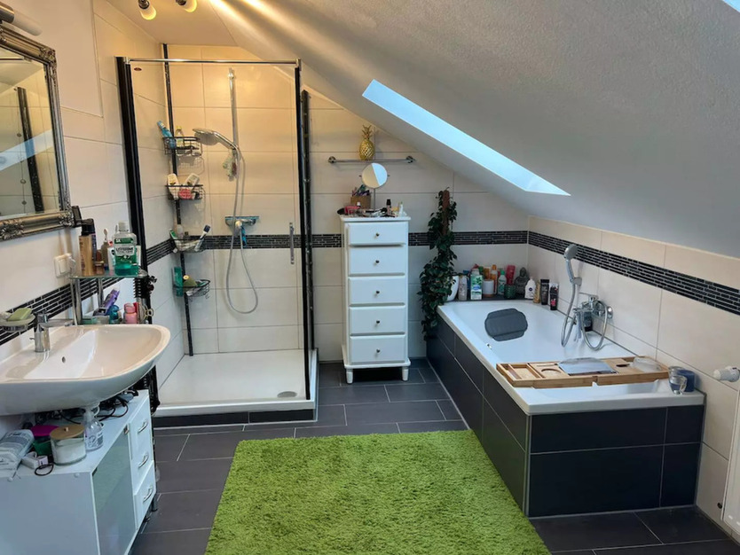 Helle und geräumige 3-Zimmer Dachgeschoss-Wohnung