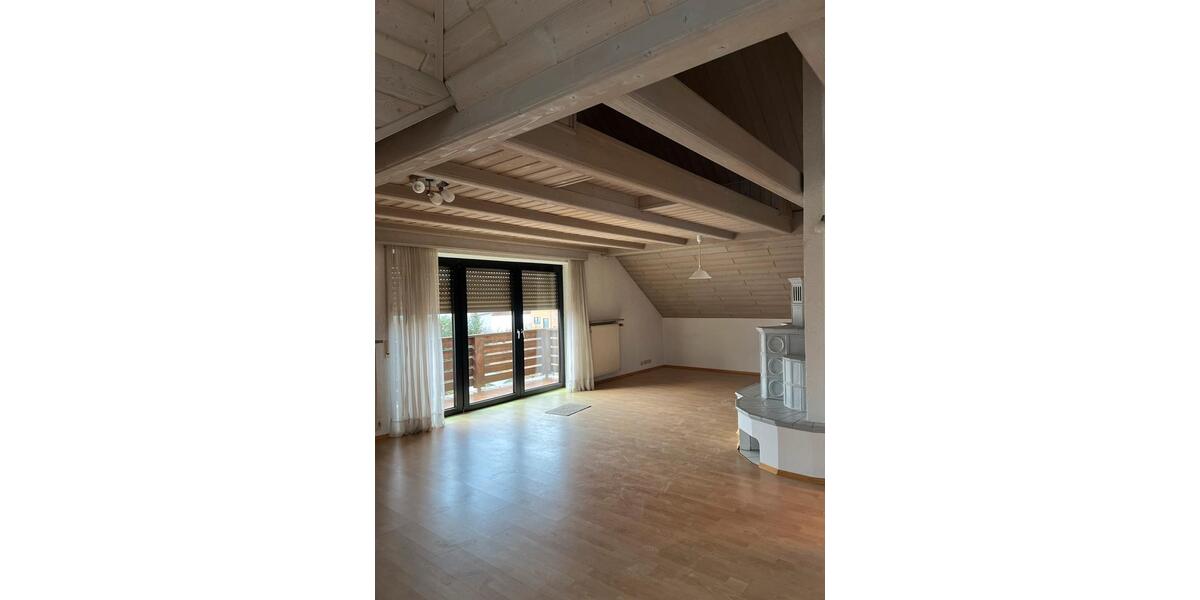 Dachgeschoßwohnung Maxhütte-Haidhof Haidhof - 3 Zimmer, 105 m&sup2;, 1.250&euro; | Angebot:24849794