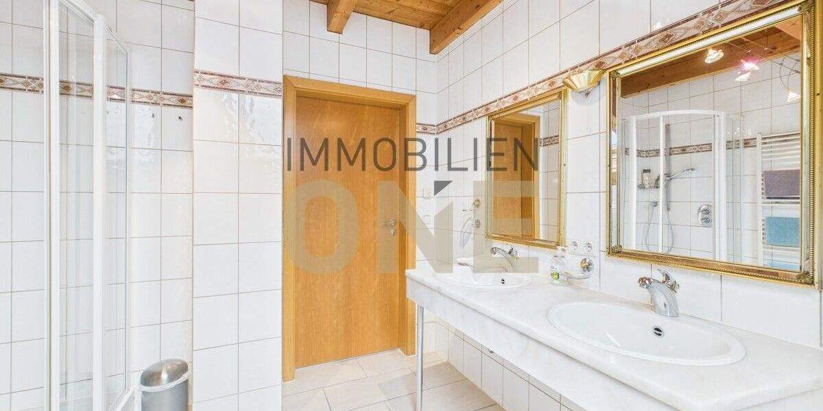 Großzügige Doppelhaushälfte mit Terrasse & Wintergarten in ruhiger Lage, Bj. 1998 6 zimmer