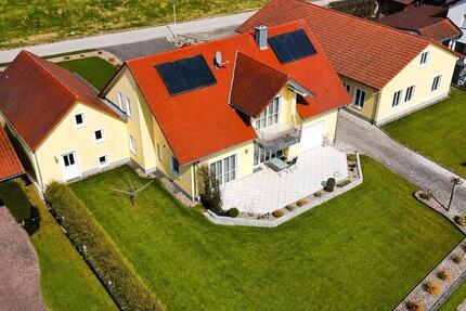 Haus Hausen - 9 Zimmer, 218 m&sup2;, 875.000&euro; | Angebot:26891229
