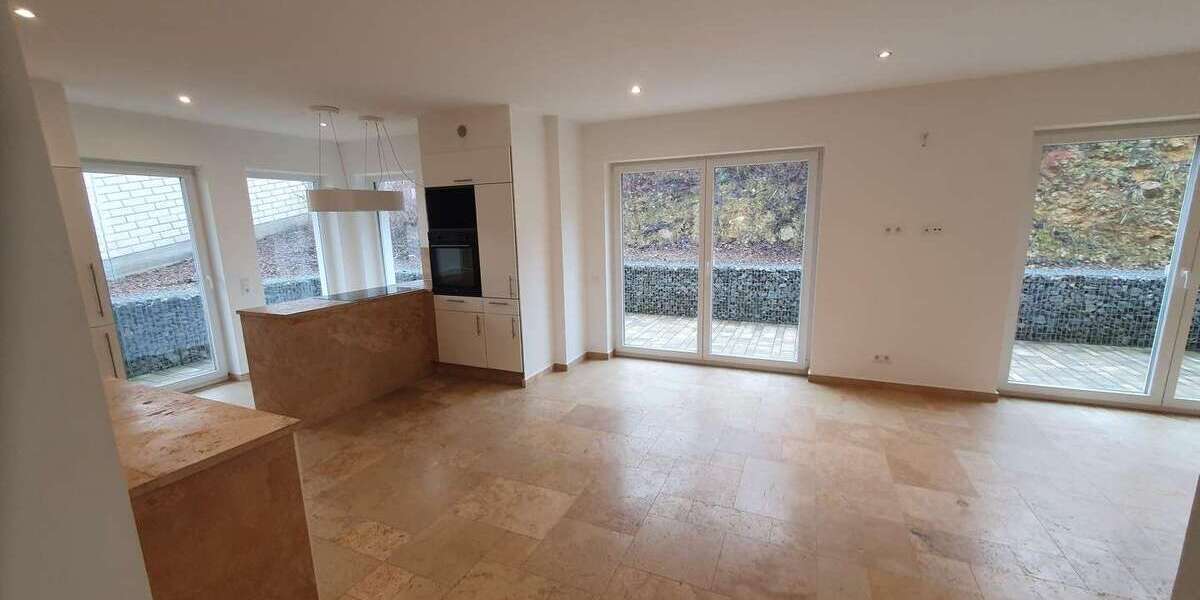 Haus zum Mieten in Undorf 1.640 € 155 m² 5 zimmer