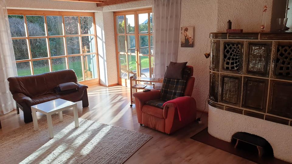Erdgeschoßwohnung Neutraubling - 3 Zimmer, 125 m&sup2;, 1.200&euro; | Angebot:27605126