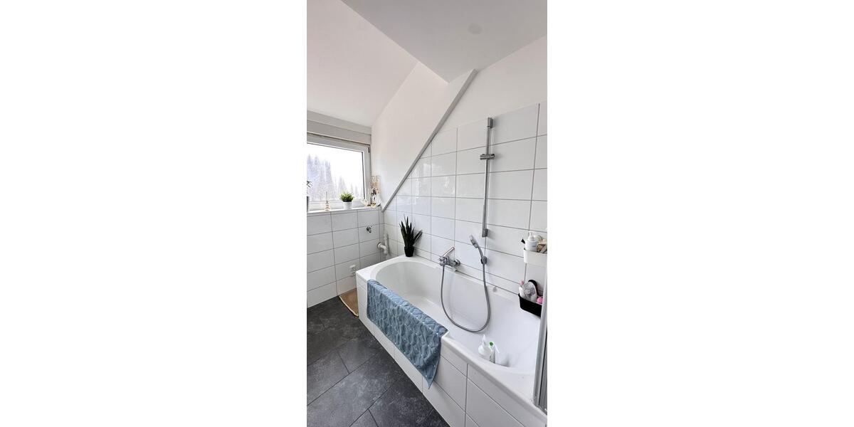 Dachgeschoßwohnung Tegernheim - 3 Zimmer, 57 m&sup2;, 650&euro; | Angebot:26468875