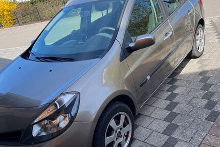 Renault Clio 160.000 km 2.200 &euro; Neutraubling 93073