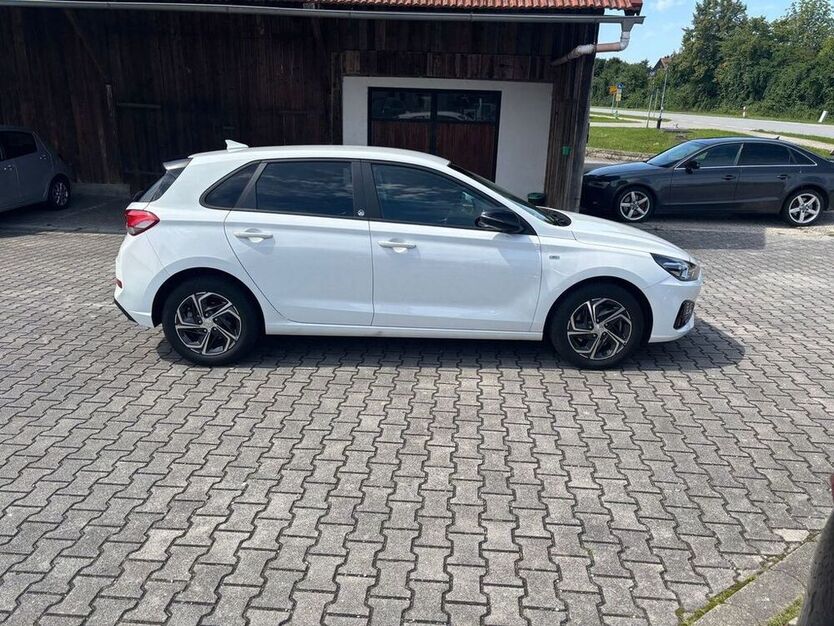 i30