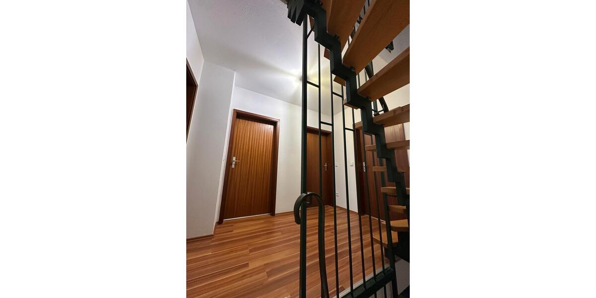 Reihenhaus Bad Abbach - 12 Zimmer, 188 m&sup2;, 2.050&euro; | Angebot:27620979