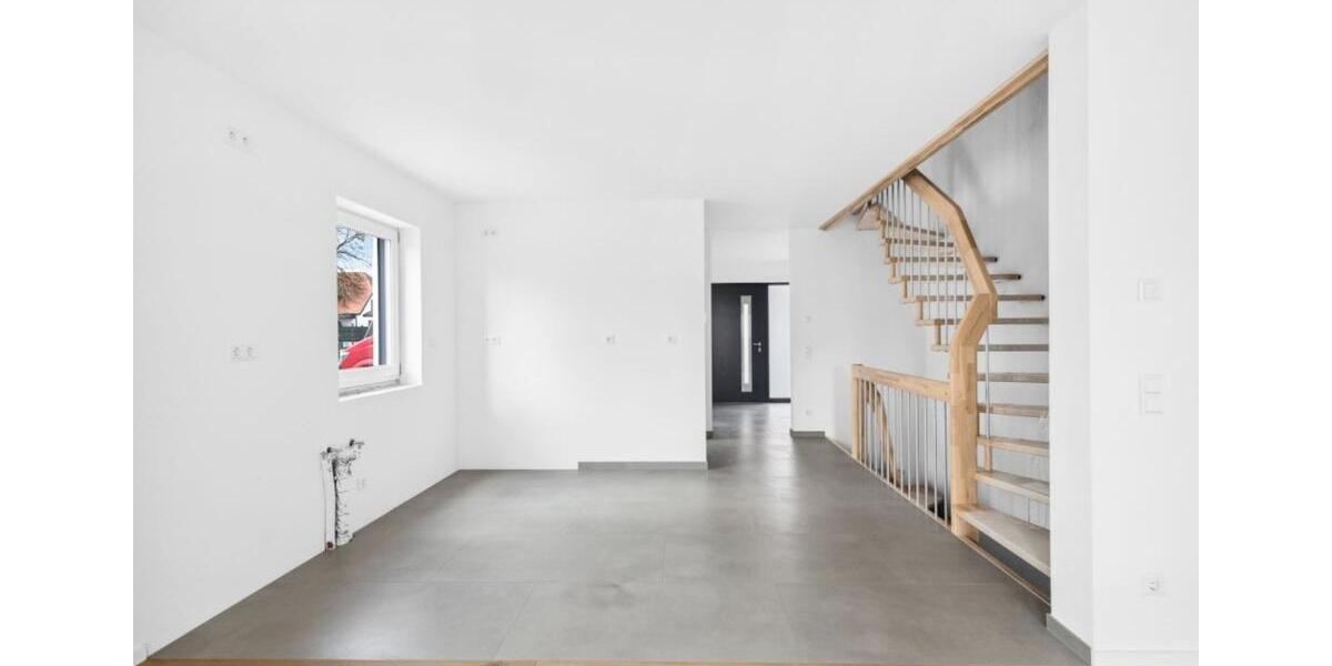 Gehobenes Reihenendhaus zum Erstbezug 5.5 zimmer