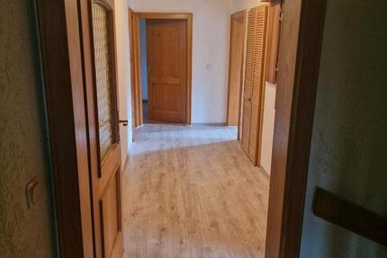 Wohnung Wolfsegg - 3 Zimmer, 100 m&sup2;, 850&euro; | Angebot:26329474