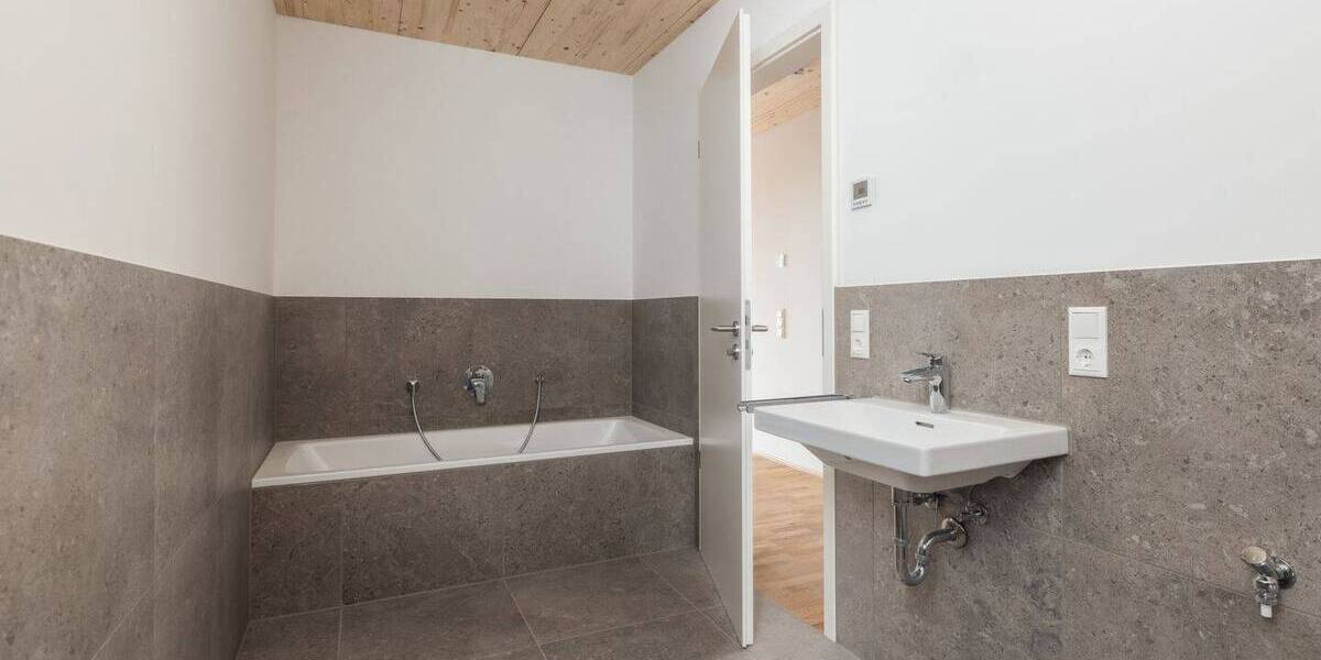 Etagenwohnung Pentling Großberg - 2 Zimmer, 73 m&sup2;, 1.250&euro; | Angebot:26358712