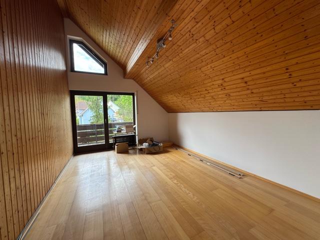 Dachgeschoßwohnung Deuerling - 4 Zimmer, 92 m&sup2;, 1.200&euro; | Angebot:26577851