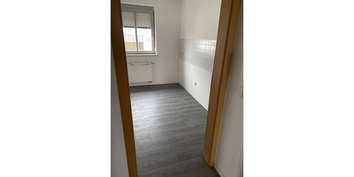 3- Zimmer Wohnung (Nr. 3) - Küche und großer Balkon in 84082 Laberweinting (Glasfaseranschluß FTTH) 3 zimmer