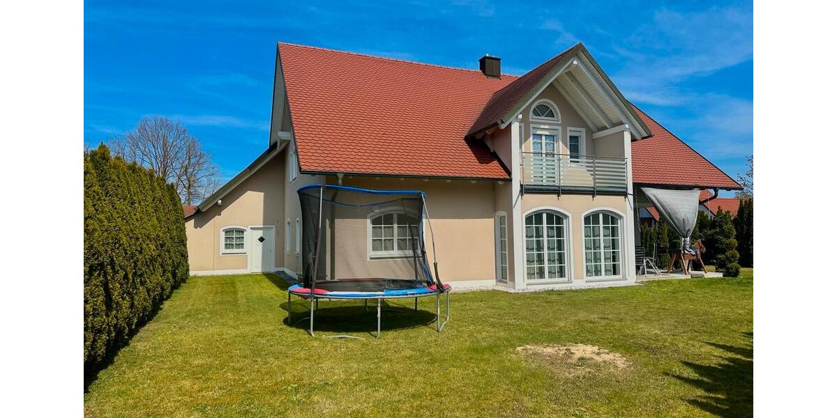 Einfamilienhaus Abensberg - 8 Zimmer, 180 m&sup2;, 2.150&euro; | Angebot:26121492