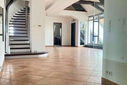Wohnung Regensburg Kumpfmühl - 4.5 Zimmer, 264 m&sup2;, 3.500&euro; | Angebot:26609119