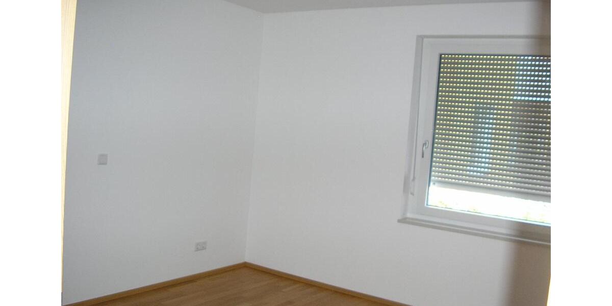 Erdgeschoßwohnung Regensburg Konradsiedlung - 2 Zimmer, 75 m&sup2;, 900&euro; | Angebot:26413860