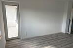 Erstbezug nach Renovierung - helle 2 Zimmer Wohnung mit Balkon