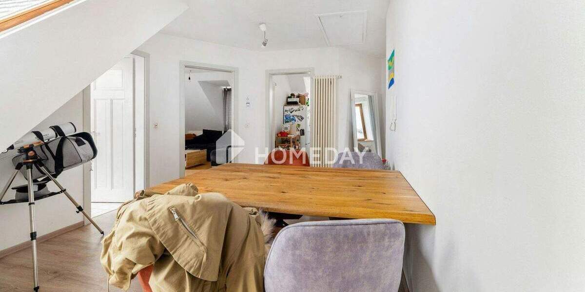 Charmante Etagenwohnung mit 3 Zimmern und zwei Tiefgaragenstellplätzen in ruhiger Lage 3 zimmer