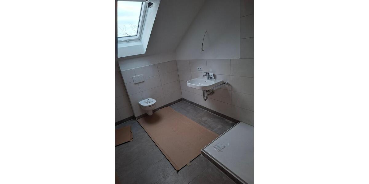 Dachgeschoßwohnung Schierling - 3 Zimmer, 84 m&sup2;, 700&euro; | Angebot:26614951