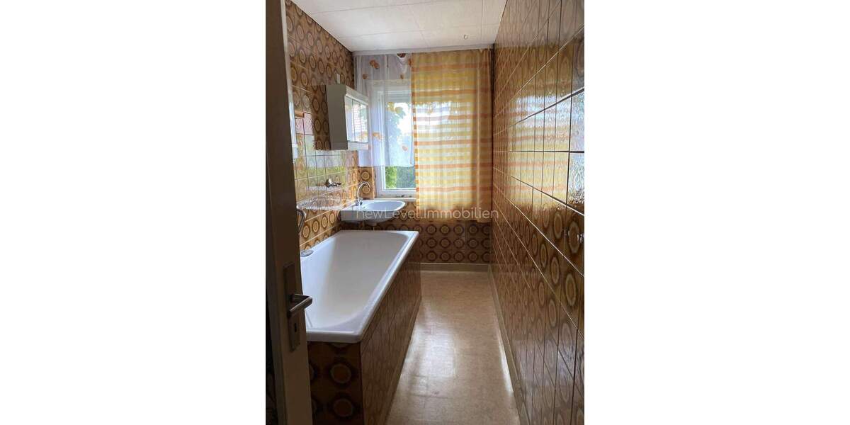 Mehrfamilienhaus, Wohnhaus Alteglofsheim - 7 Zimmer, 225 m&sup2;, 310.000&euro; | Angebot:24033627