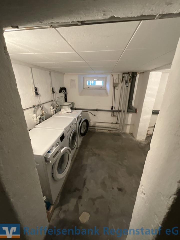 Charmante Dachgeschoßwohnung im Süden Regensburgs!