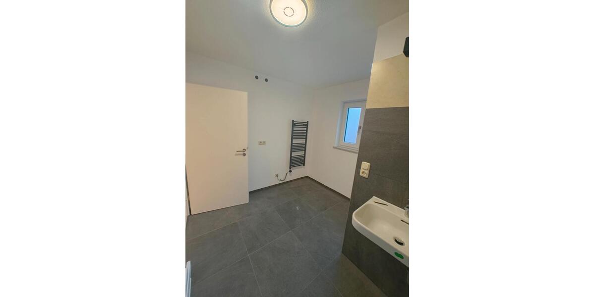 Etagenwohnung Kelheim - 4 Zimmer, 100 m&sup2;, 1.200&euro; | Angebot:27609842