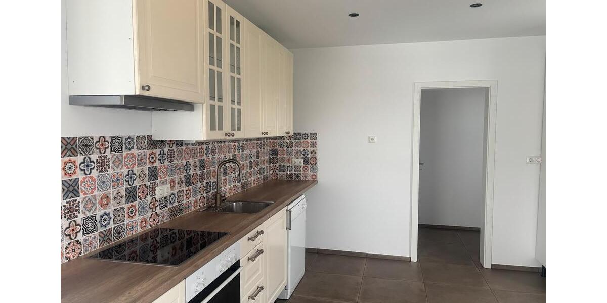 Etagenwohnung Bernhardswald - 4 Zimmer, 140 m&sup2;, 1.700&euro; | Angebot:26532743