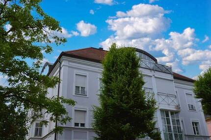 VERKAUFT ! , freie 2,5-Zi.-Galerie-Whg. mit Einbauküche und 3 Balkonen im inneren Westen von Regensburg 3 zimmer