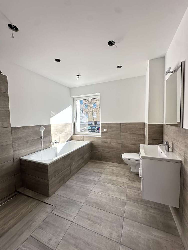 Wohnung zum Kaufen in Burglengenfeld 415.720 € 103.93 m²
