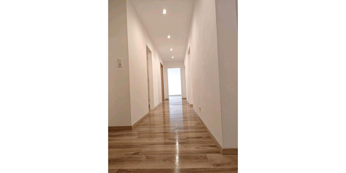 Etagenwohnung Sinzing - 3 Zimmer, 104 m&sup2;, 1.200&euro; | Angebot:26272778