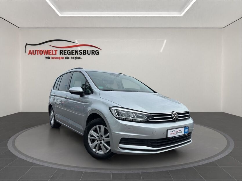 VW Touran 121.680 km 21.990 € Regensburg 93059