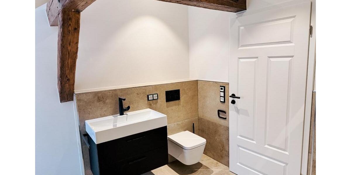 Dachgeschosswohnung im Schloss Regendorf 3 zimmer