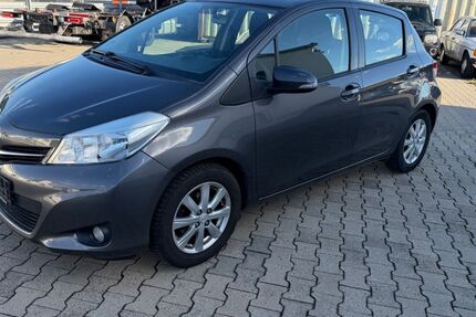 Toyota Yaris 99.280 km 4.750 &euro; Maxhütte -Haidhof 93142