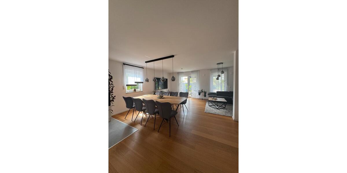 Reihenhaus Neutraubling - 5 Zimmer, 114 m&sup2;, 690.000&euro; | Angebot:27109009