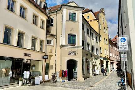 Haus Regensburg Kumpfmühl - 18 Zimmer, 575 m&sup2;, 2.799.000&euro; | Angebot:25809322