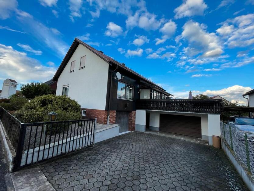 Schöne helle 4 Zimmerwohnung