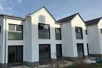 Haus zum Mieten in Donaustauf 1.645 € 124 m² 4 zimmer