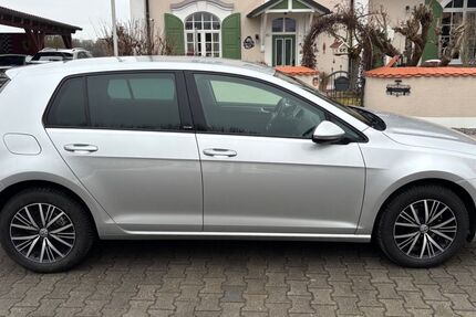 VW Golf 96.000 km 10.900 &euro; Langquaid OT Niederleierndorf 84085