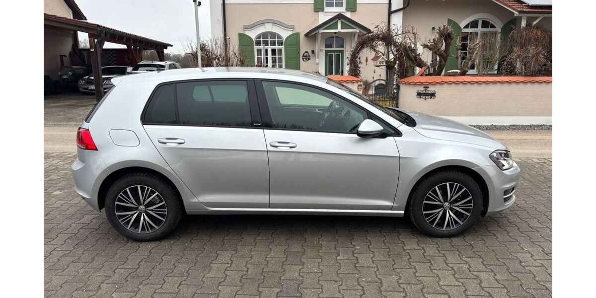 VW Golf 96.000 km 10.900 &euro; Langquaid OT Niederleierndorf 84085