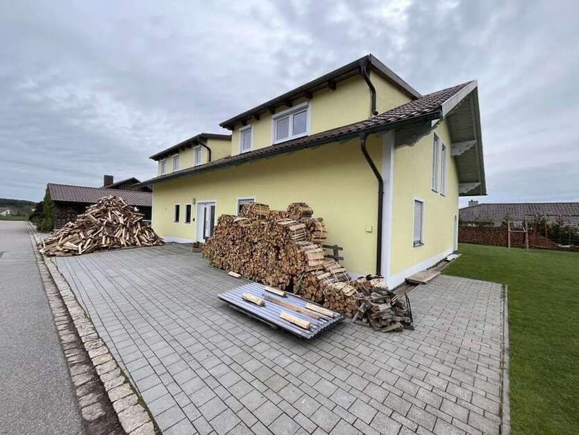 Haus zum Kaufen in Walderbach 499.000 € 294 m²