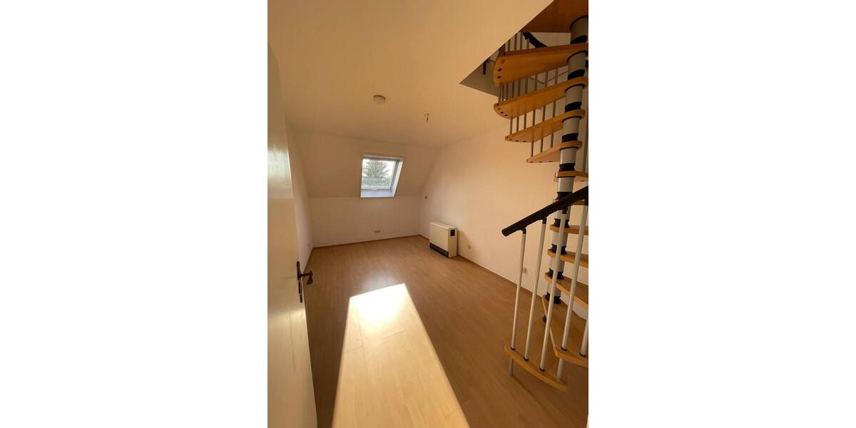 Dachgeschoßwohnung Bad Abbach - 4 Zimmer, 94 m&sup2;, 910&euro; | Angebot:26416478