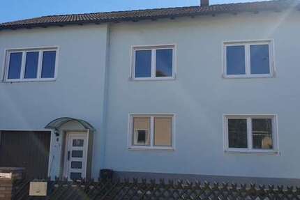 Haus zum Kaufen in Burglengenfeld 329.000 € 159 m²