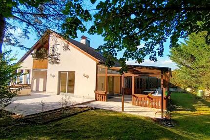 Wohnung Regenstauf - 3 Zimmer, 120 m&sup2;, 1.300&euro; | Angebot:26357909