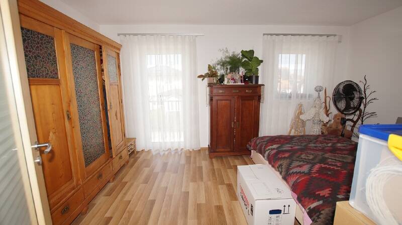 Doppelhaushälfte Sünching - 4 Zimmer, 138 m&sup2;, 1.250&euro; | Angebot:26247334