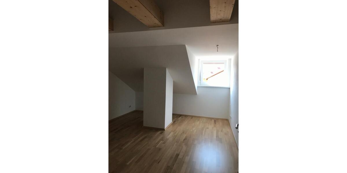 Dachgeschoßwohnung Regensburg Ganghofersiedlung - 3 Zimmer, 85 m&sup2;, 420.000&euro; | Angebot:25842188