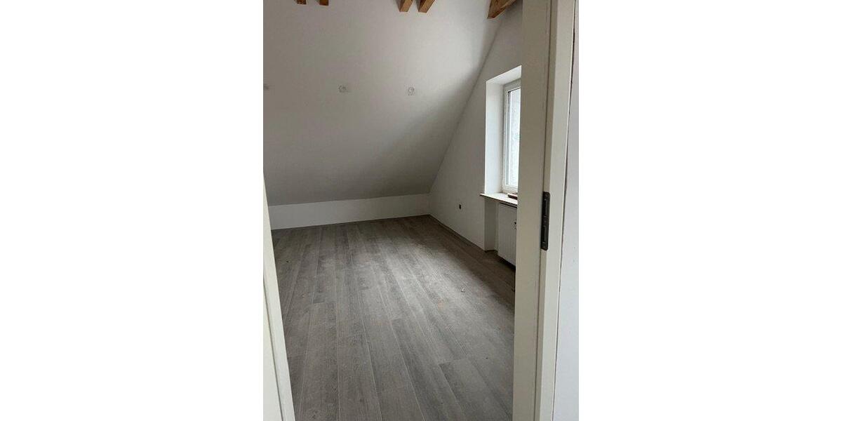 Etagenwohnung Sünching - 4 Zimmer, 99 m&sup2;, 895&euro; | Angebot:26400509
