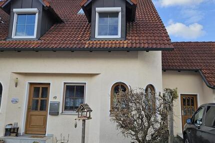 Haus Regensburg Brandlberg - 6 Zimmer, 135 m&sup2;, 1.200&euro; | Angebot:26091297