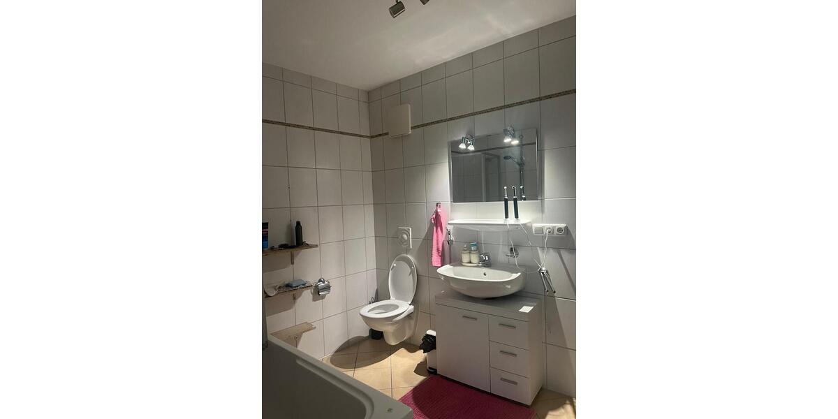 Erdgeschoßwohnung Regensburg Kumpfmühl - 2 Zimmer, 60 m&sup2;, 1.000&euro; | Angebot:26538645
